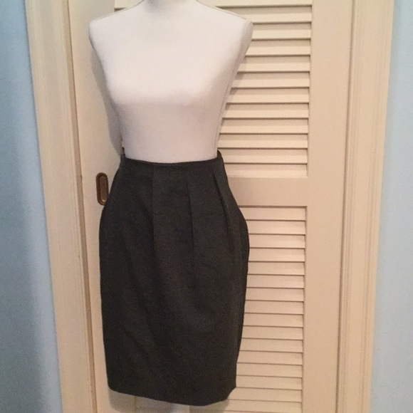 Gone by 10/15 Banana Republic Charcoal Gray Skirt - Picture 1 of 4